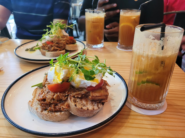 Opinii despre Refuel Cafe în Singapore - Hospitality and gastronomy