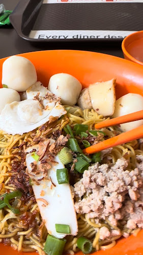 Liang Chuan Fishball Minced Meat Noodle