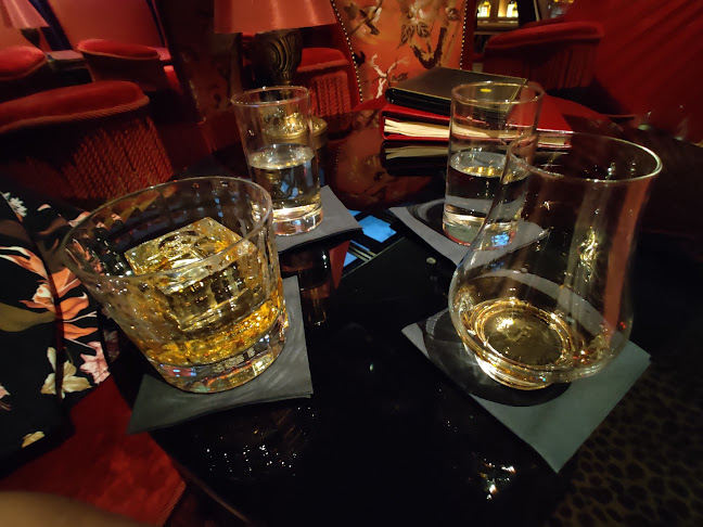 Comentarii opinii despre Whiskey Library & Jazz Club