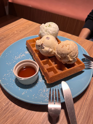 Udders Ice Cream (Beach Rd)