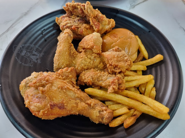 Comentarii opinii despre A1 Family Ayam Goreng & Western Food (A1 Family Bistro)