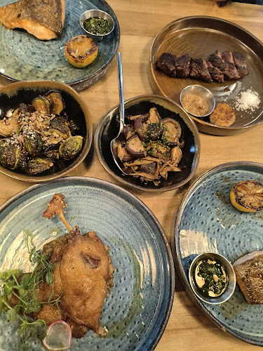 Comentarii opinii despre Fat Belly Steakhouse