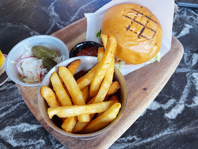 Comentarii opinii despre Brewerkz Riverside Point