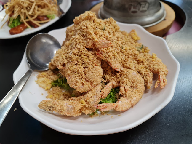 Whampoa Keng Fish Head Steamboat @ Balestier - Singapore