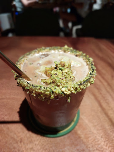 Opinii despre Surrey Hills Grocer - Woodleigh Mall (Pet Friendly) în Singapore - Hospitality and gastronomy