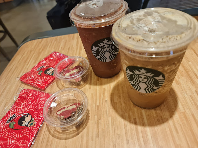 Comentarii opinii despre Starbucks JEM