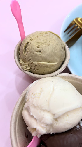 Creme by LELE Bakery - Singapore