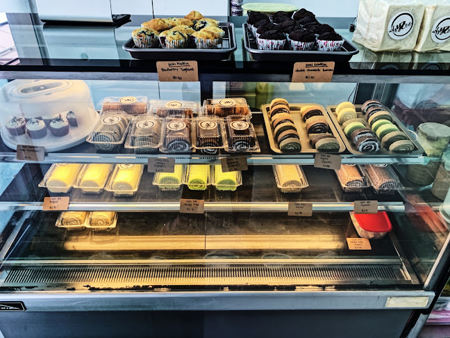 Whyzee | Birthday Cake Delivery Singapore