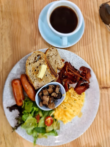 Comentarii opinii despre 6 Letter Brunch