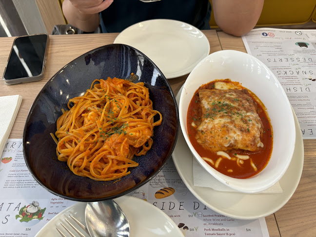 Burrata Joy & Gustavo Lapasta Katong V - Hospitality and gastronomy