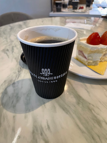 Henri Charpentier - Hospitality and gastronomy