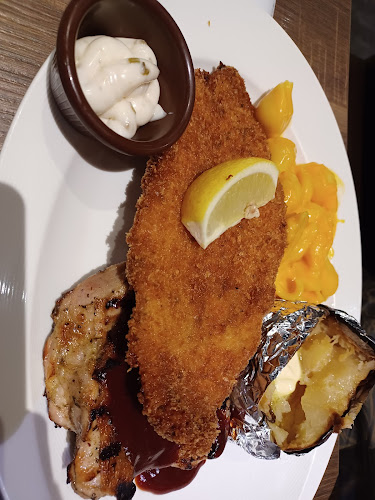 Opinii despre ASTONS Specialities @ City Square Mall în Singapore - Hospitality and gastronomy