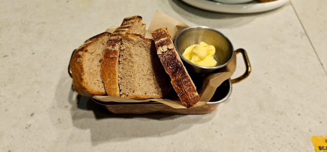 Opinii despre COLLIN'S® Shaw Plaza în Singapore - Hospitality and gastronomy