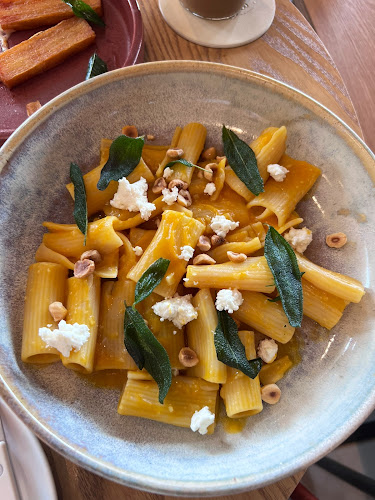 Frankie & Fern's - Hospitality and gastronomy