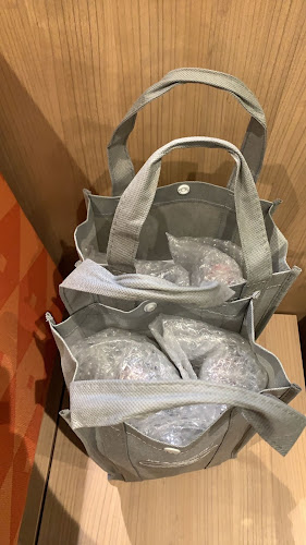 Opinii despre The Oaks Cellars - ION în Singapore - Hospitality and gastronomy