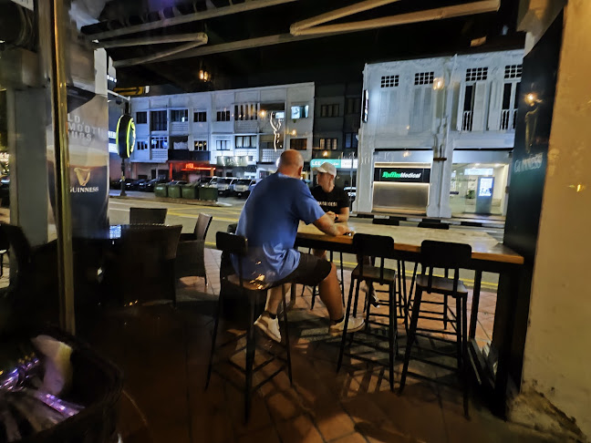 Cheeers Bistro & Bar - Hospitality and gastronomy