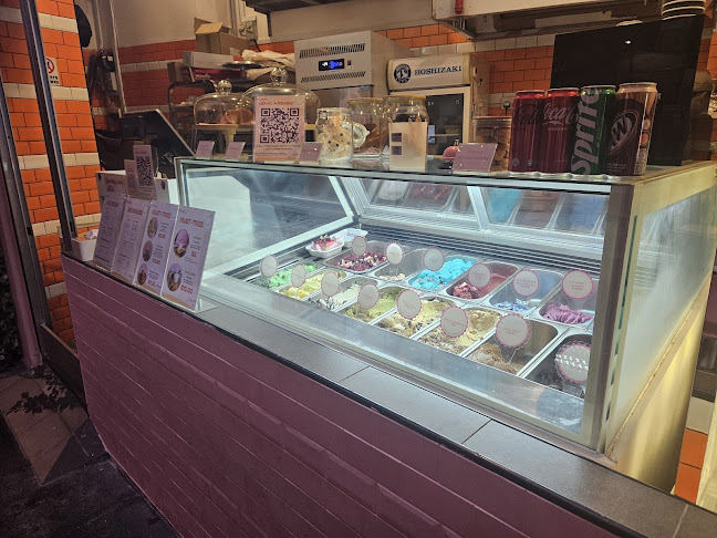 Pink Ice Cream Cafe - Hospitality and gastronomy
