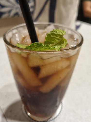 COLLIN'S® Shaw Plaza - Hospitality and gastronomy