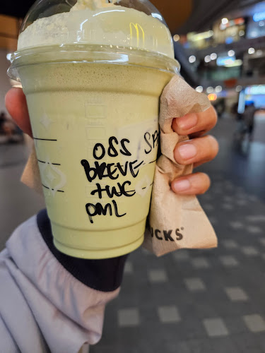 Opinii despre Starbucks Aperia în Singapore - Hospitality and gastronomy