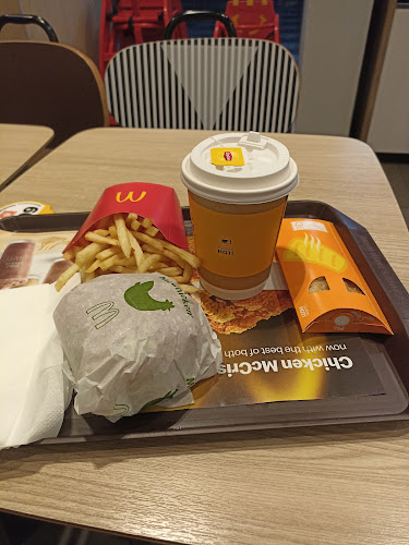 Opinii despre McDonald's Bedok Reservoir în Singapore - Hospitality and gastronomy