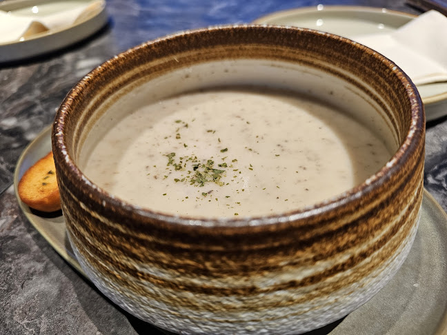 COLLIN'S® Mandai Wildlife West - Singapore