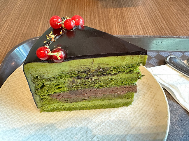 Comentarii opinii despre Cedele Bakery Kitchen - The Star Vista