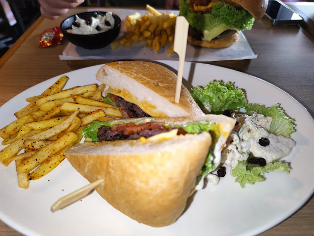 Harry's Angullia Park - Hospitality and gastronomy