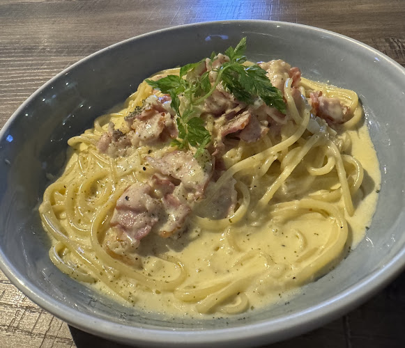 Lazy Lizard - The Promenade