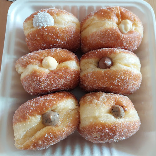 Puffs And Peaks Bakery - Singapore