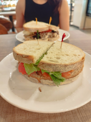 1 HarbourFront Walk, #01-113/114 Vivo City, Singapore 098585