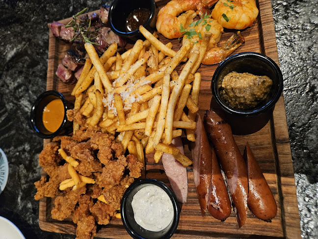 1 Fullerton Rd, #01-01 One Fullerton, Singapore 049213