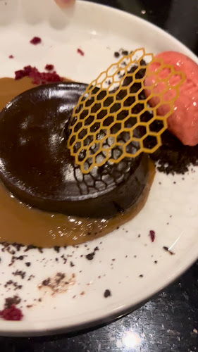 1 HarbourFront Walk, #01-161/162 Vivocity, Singapore 098585