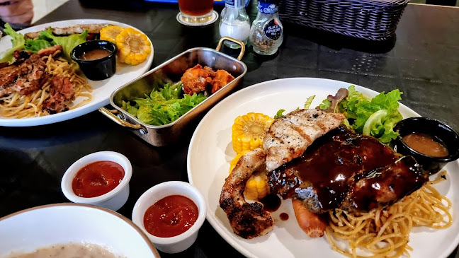 Opinii despre COLLIN’S @ PLQ Mall în Singapore - Hospitality and gastronomy