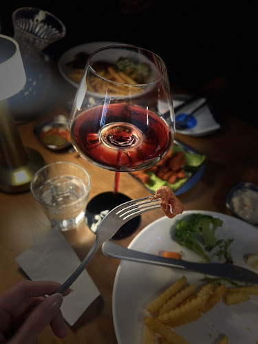 Waiting Bar & Restaurant - Hospitality and gastronomy