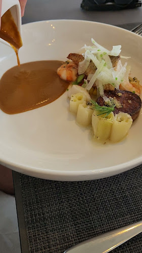 Opinii despre L'Rez în Singapore - Hospitality and gastronomy