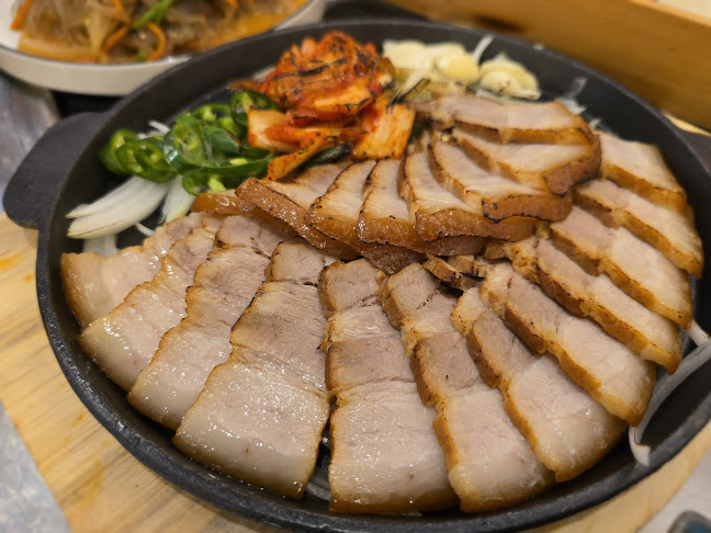 HANKANG POCHA 한강포차 ( The Most Affordable Korean Pocha ! 혜자스러운 한강포차 !) - Hospitality and gastronomy