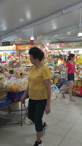 Mayflower Market and Food Centre Parking - Hospitality and gastronomy