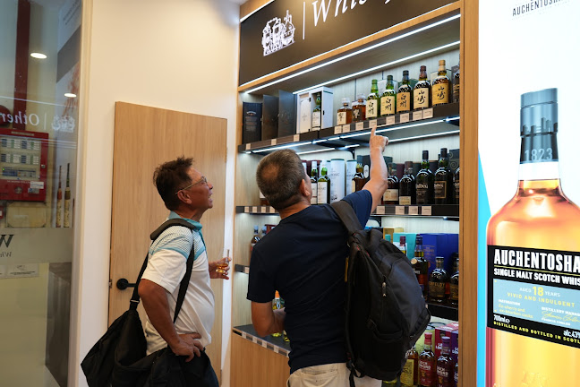 Comentarii opinii despre W.O.W - Whisky. Others. Wine. @ Seletar Country Club