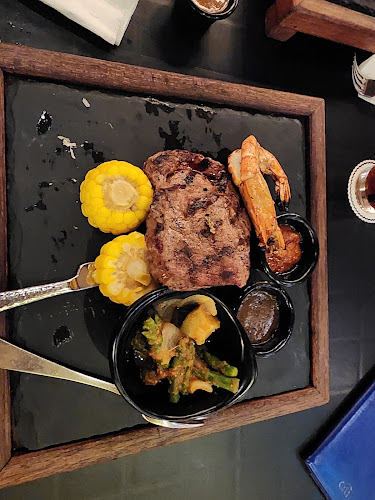 Comentarii opinii despre COLLIN’S @ PLQ Mall