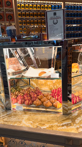 Opinii despre Bacha Coffee în Singapore - Hospitality and gastronomy