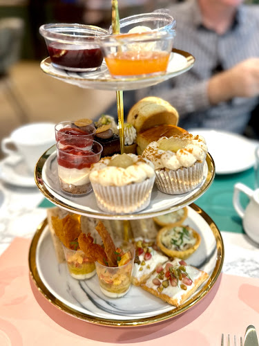 370 Alexandra Rd, #01-23/24/25/35/36 Anchorpoint Shopping Centre, Singapore 159953