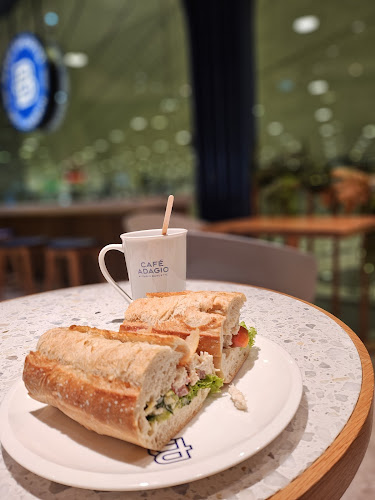 Paris Baguette @Changi Airport - Hospitality and gastronomy