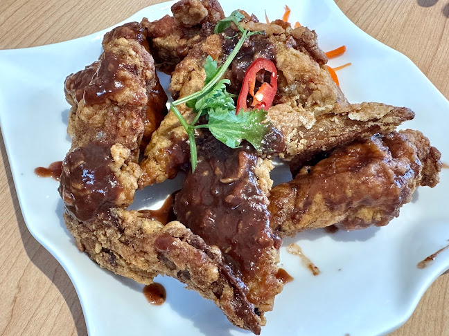 Blk 114 #01-345 Ang Mo Kio Avenue 4 next to 7-eleven, beside Mayflower Station Exit 1, 560114