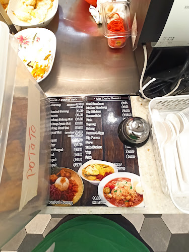 Opinii despre Raden Lina Nasi Padang @ West Plaza Pasir Ris (Koufu FoodCourt) în Singapore - Hospitality and gastronomy