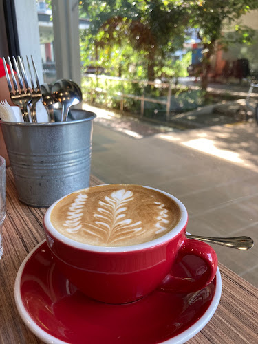 Opinii despre Refuel Cafe în Singapore - Hospitality and gastronomy