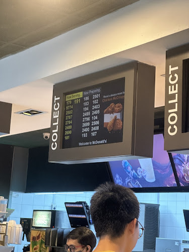 McDonald's Parkway - Hospitality and gastronomy