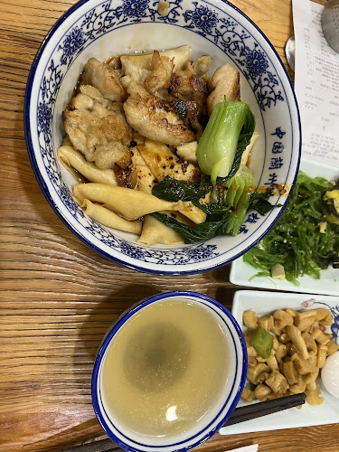 Tongue Tip Lanzhou Beef Noodles - Hospitality and gastronomy