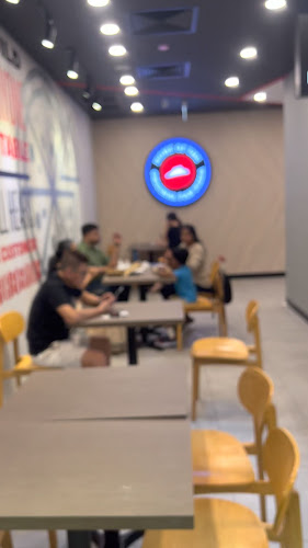 Pizza Hut Delivery - Choa Chu Kang Sports Centre - Hospitality and gastronomy