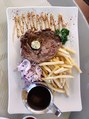 Comentarii opinii despre The Queen’s Grill