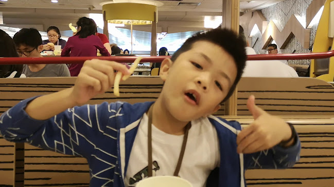 McDonald's Changi Airport Terminal 2 (T2) Transit Lounge - Singapore